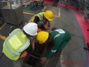 service pipa mampet pada area limbah industri pabrik